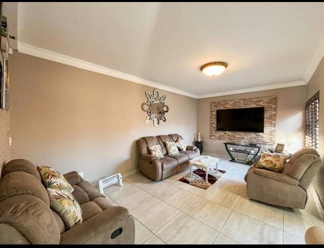 4 BEDROOM HOUSE FOR SALE IN BARTLETT
